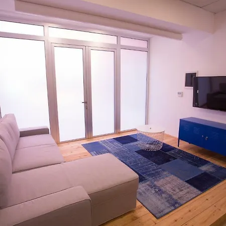 Downtown Apartment *